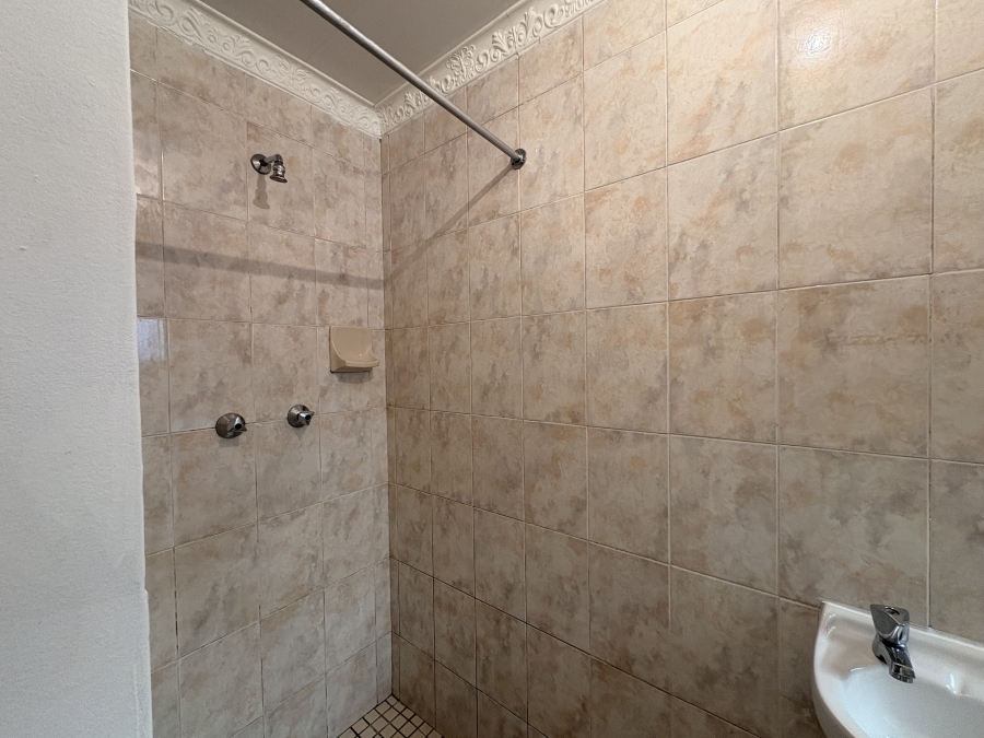 To Let 1 Bedroom Property for Rent in Belthorn Estate Western Cape